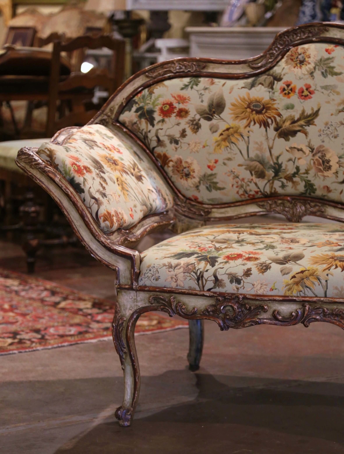 Antique & French Furniture : Living Room in Louis XV Style